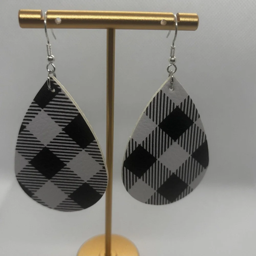 Buffalo Plaid Teardrop‎ Earrings Women Dangle Fishhook Faux Leather Black White